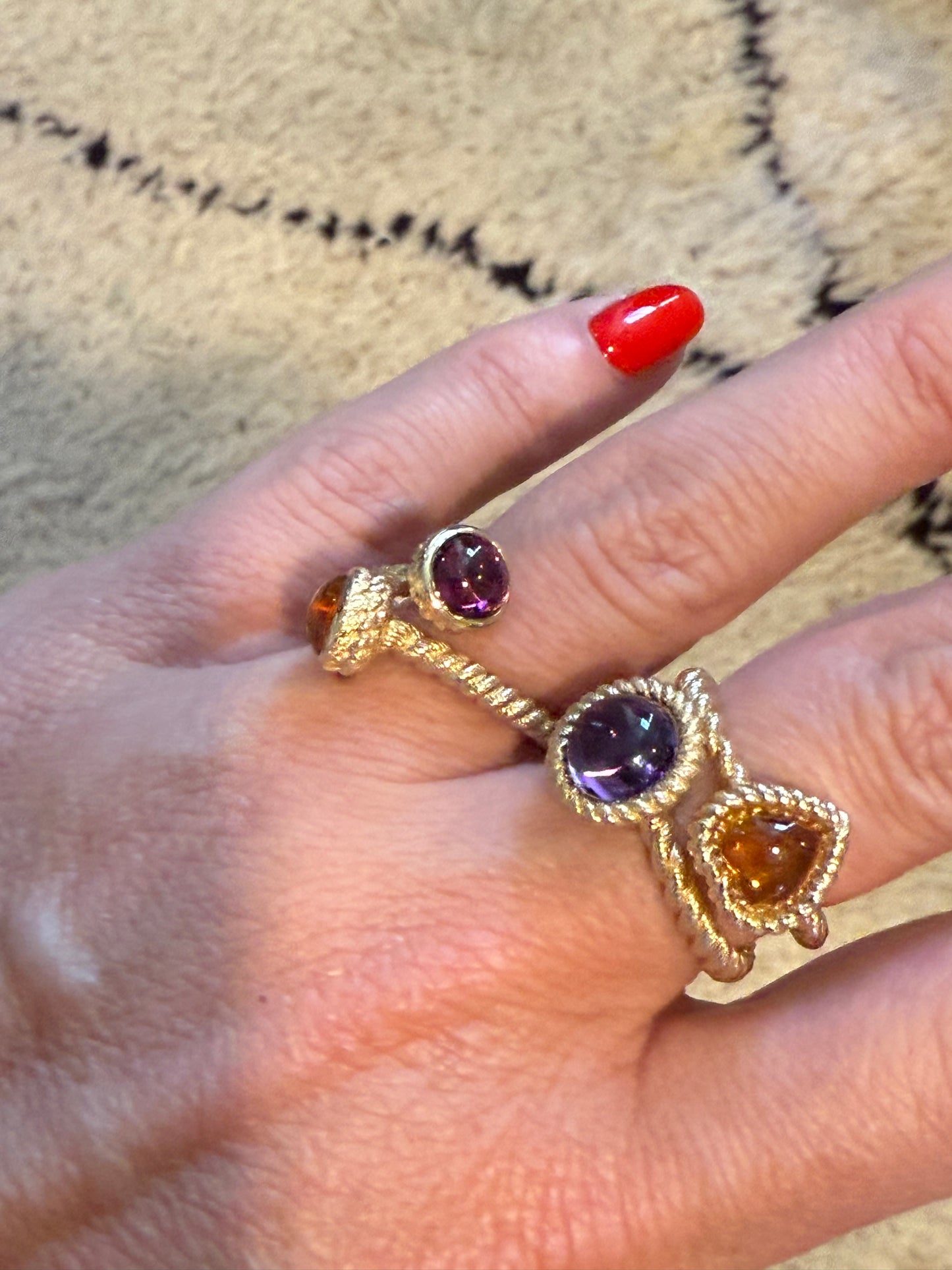 Leona Round Amethyst Cabachon Ring